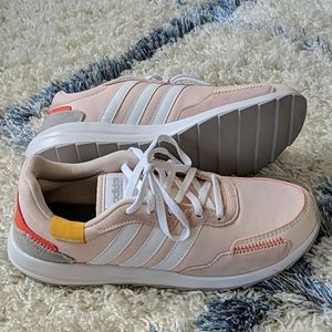 ADIDAS Retrorun Shoes